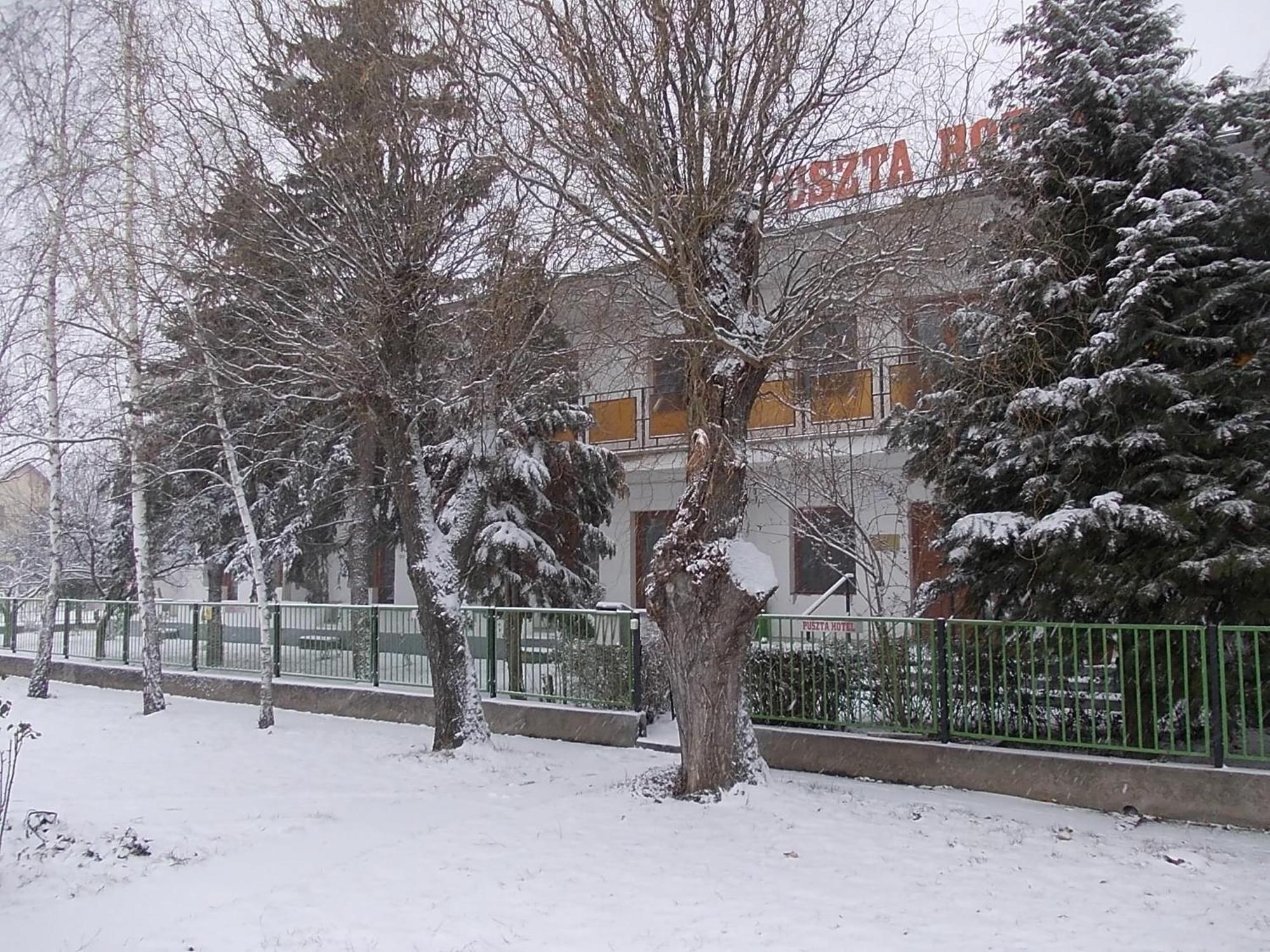 Puszta Hotel Берекфюрдё Экстерьер фото