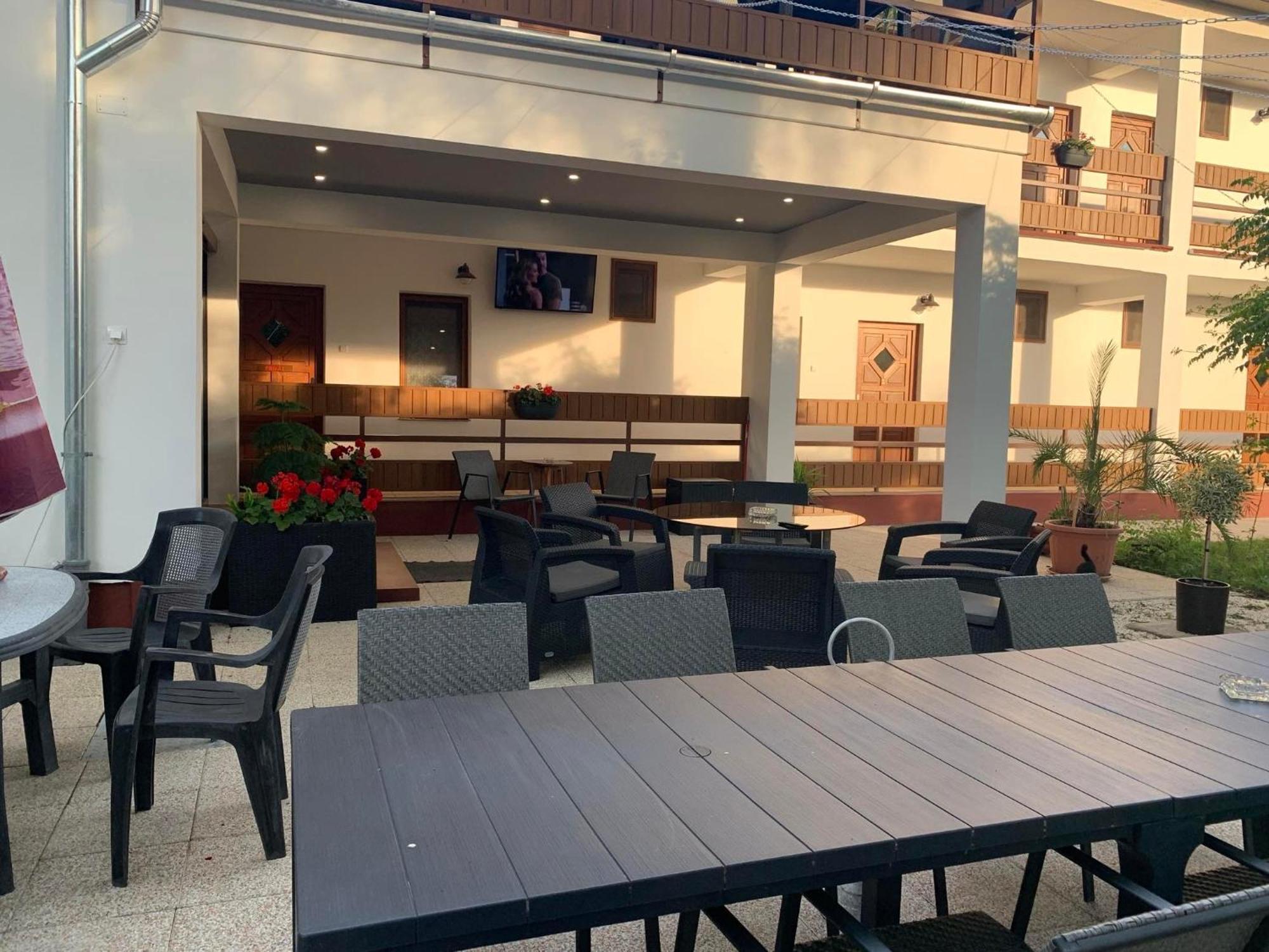 Puszta Hotel Берекфюрдё Экстерьер фото